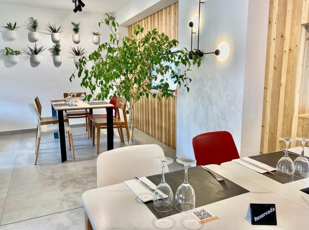Apartahotel Dos Rios Aínsa Zewnętrze zdjęcie