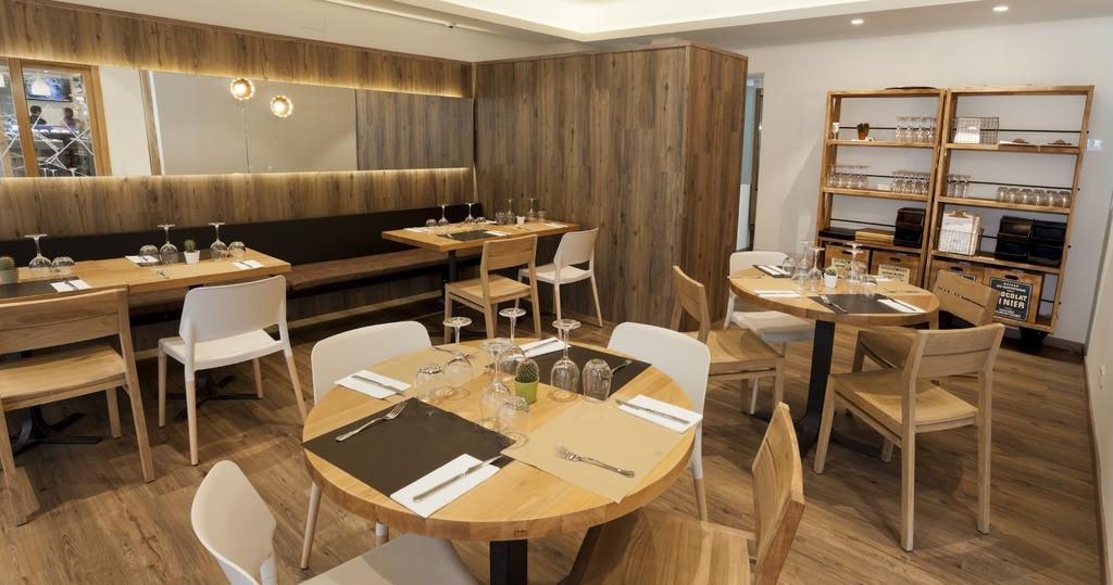 Apartahotel Dos Rios Aínsa Zewnętrze zdjęcie